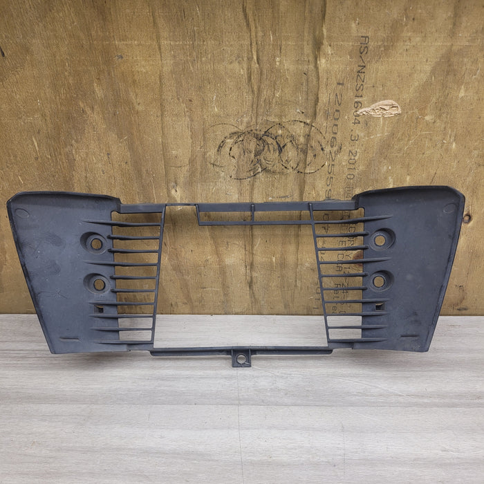 R3 (2015 - 2018) Radiator guard