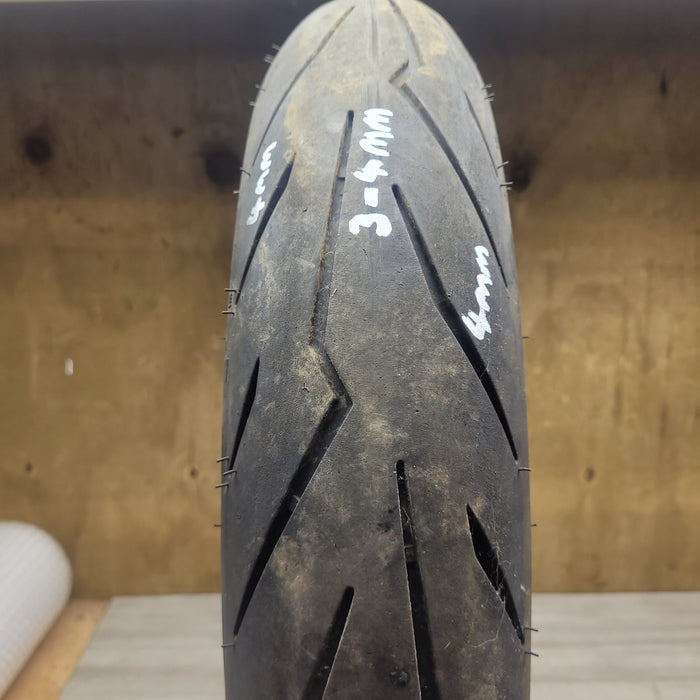 Diablo Rosso Sport 110/70-17 tyre