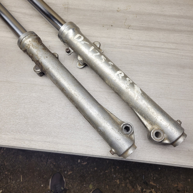DR125S (2008) Forks