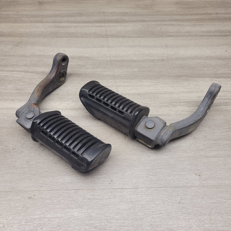 GN125H Riders Foot Pegs and Mounts