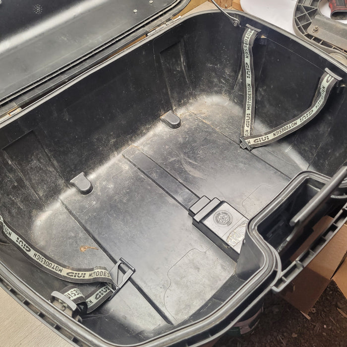 Givi Top Box & Mounting plate