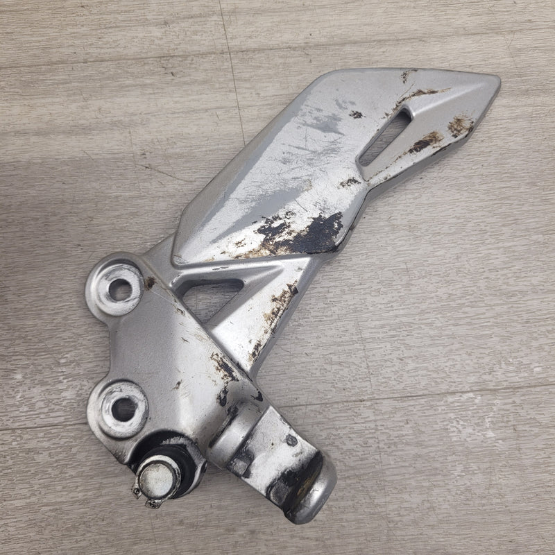 GSX150DXA (2019) Left Riders peg mount