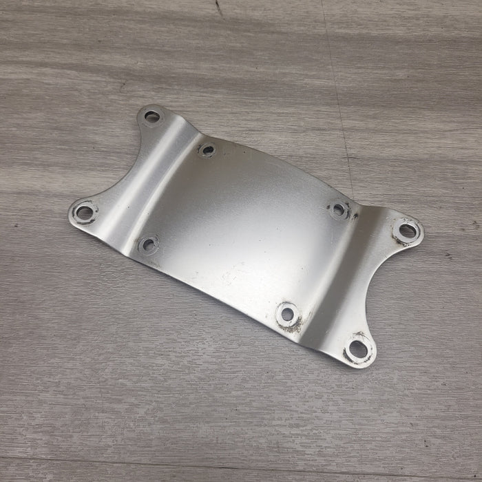 GSF250 Bandit (GJ74A) Front mudguard bracket