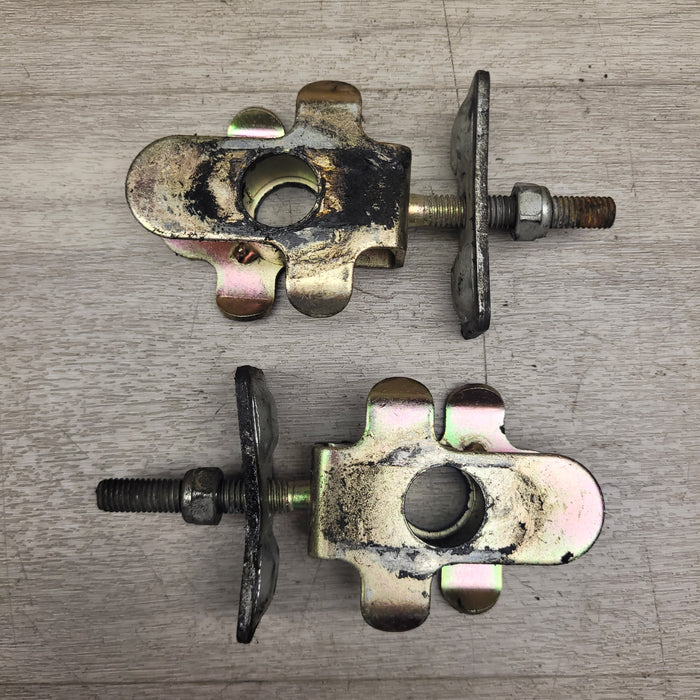GT250R Rear Axle adjusters