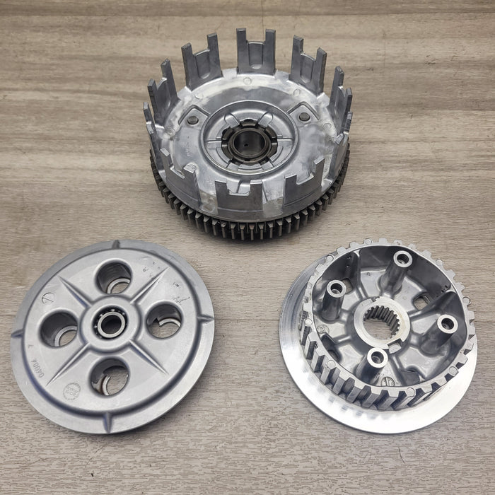 MT03 (2021) Clutch Basket