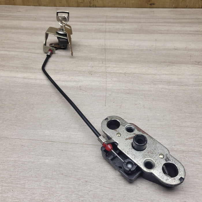 GT250R Seat release with 2 keys