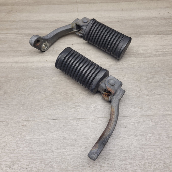 GN125H Riders Foot Pegs and Mounts