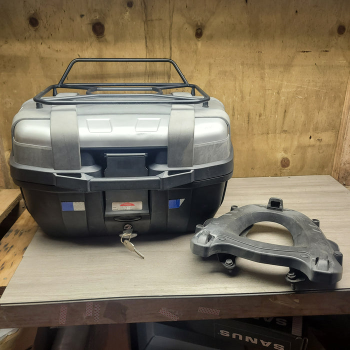 Givi Top Box & Mounting plate