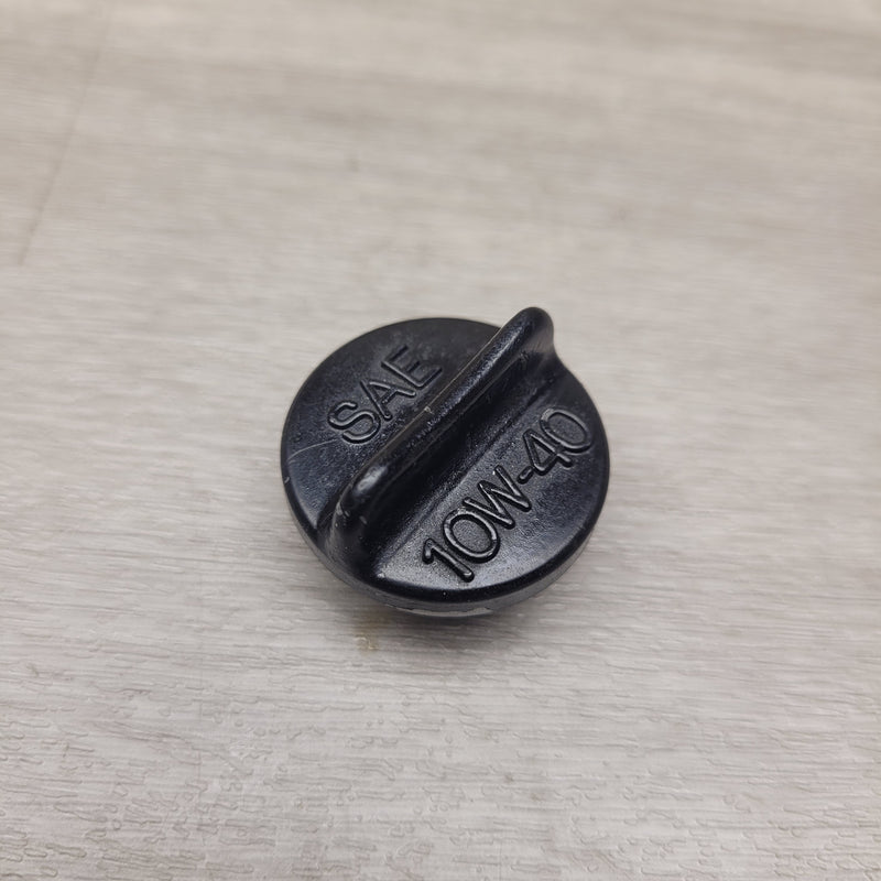 GT250R EFI Oil filler cap