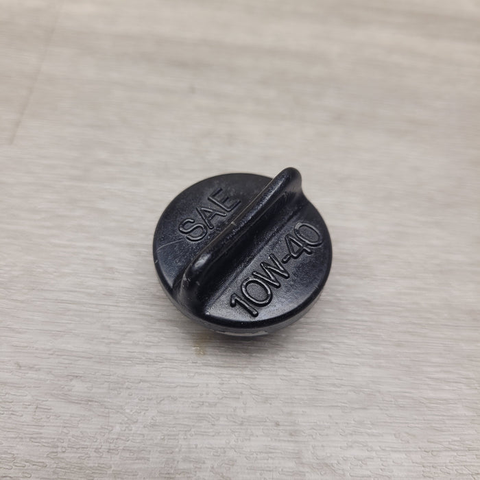 GT250R EFI Oil filler cap