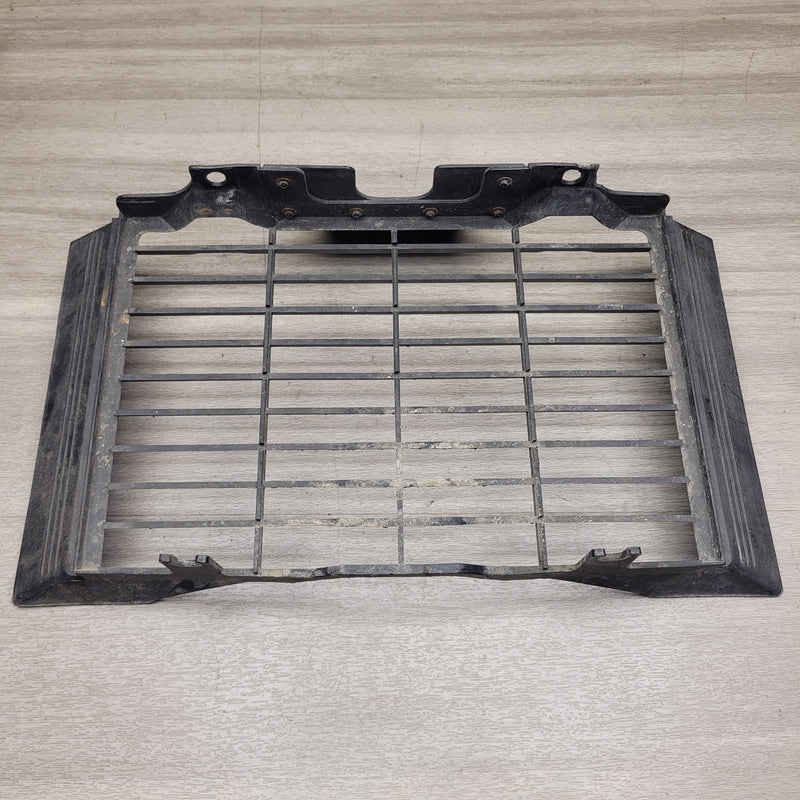 VF500C Magna Radiator Guard