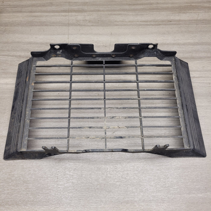 VF500C Magna Radiator Guard