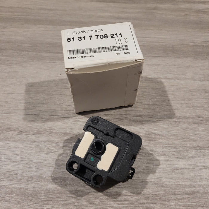 BMW 61 31 7 708 211 ignition switch relay