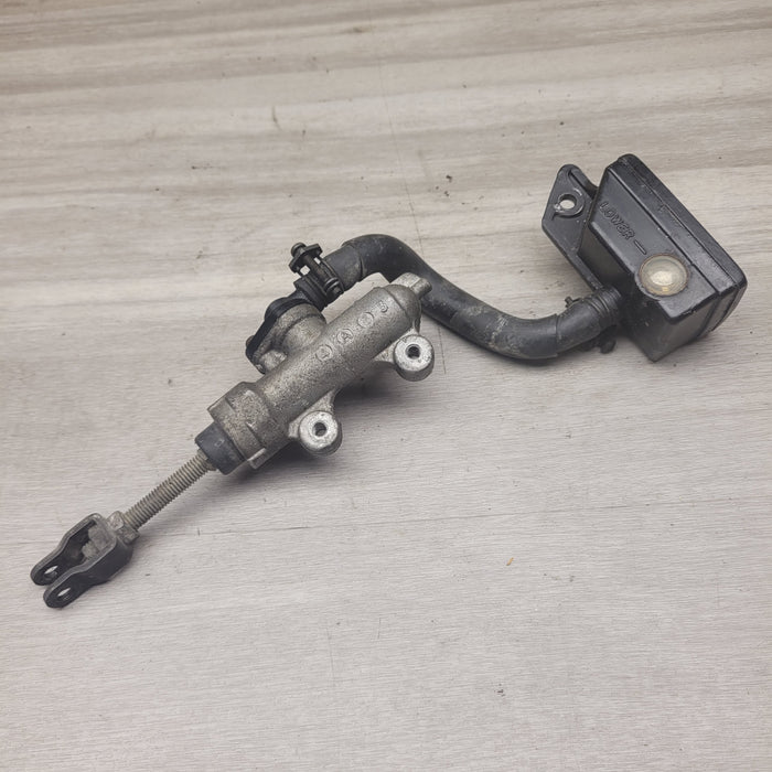 GSF250 Bandit (GJ74A) Rear brake reservoir and master cylinder