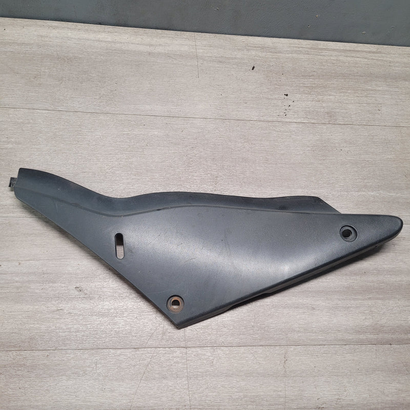 XL1000V Varadero (SD02) Right Side Panel