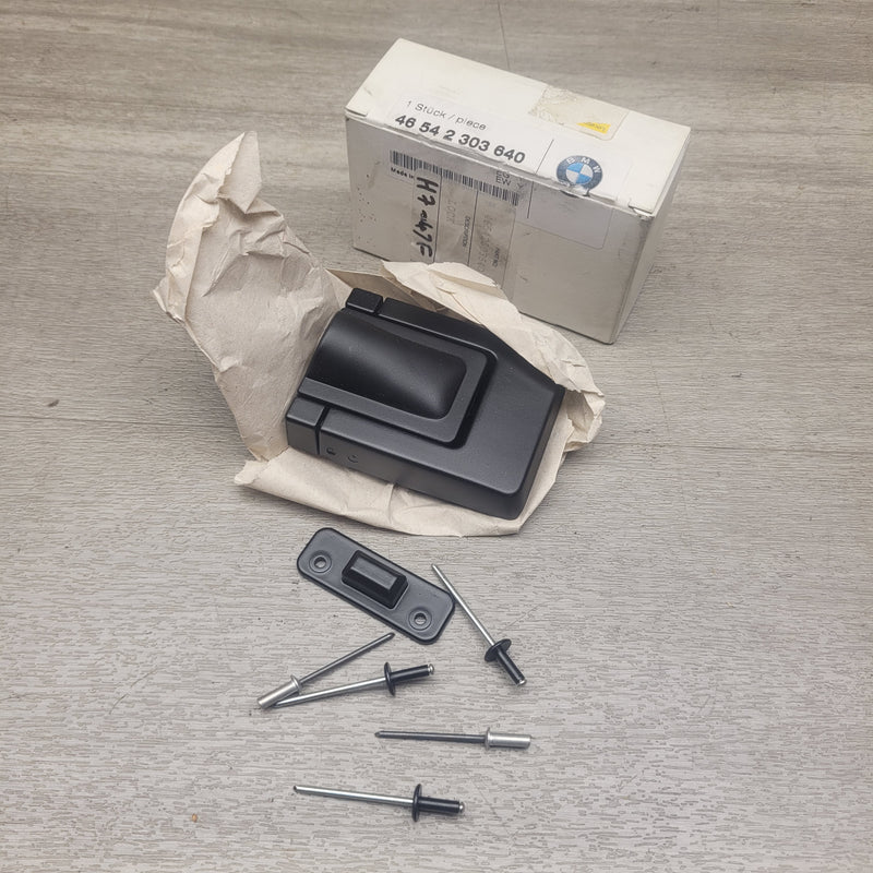 BMW 46 54 2 303 640 Case Catch