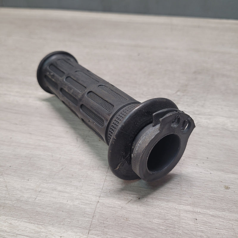 XL1000V Varadero (SD02) Throttle Tube and grip