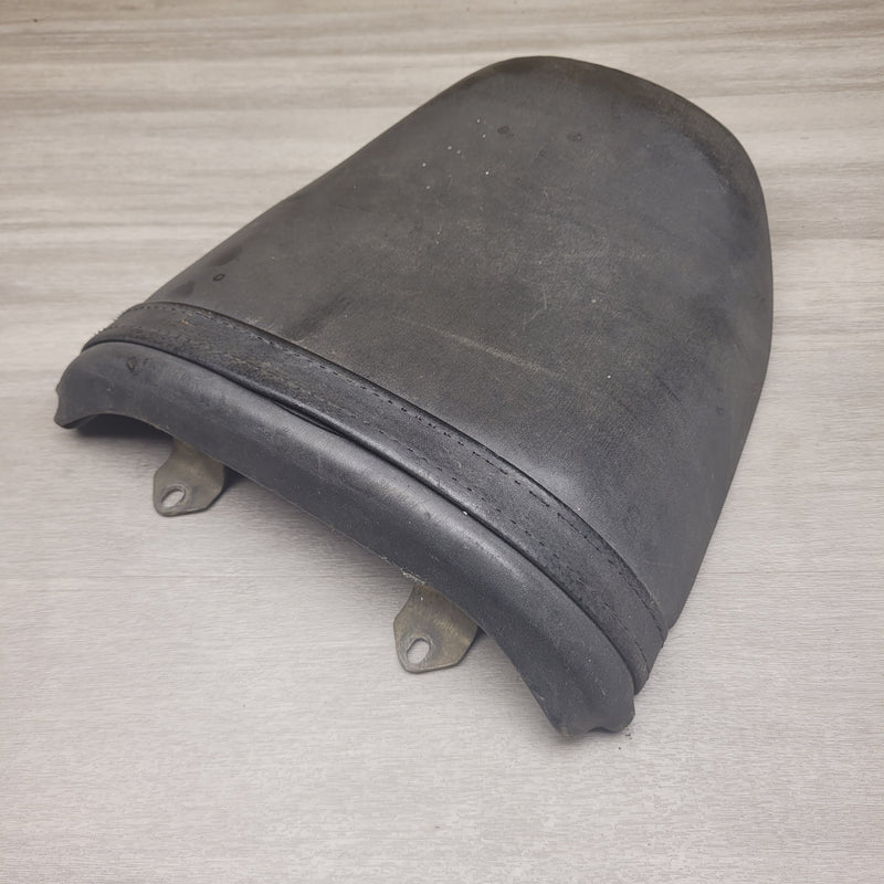 GSF250 Bandit (GJ74A) Rear seat