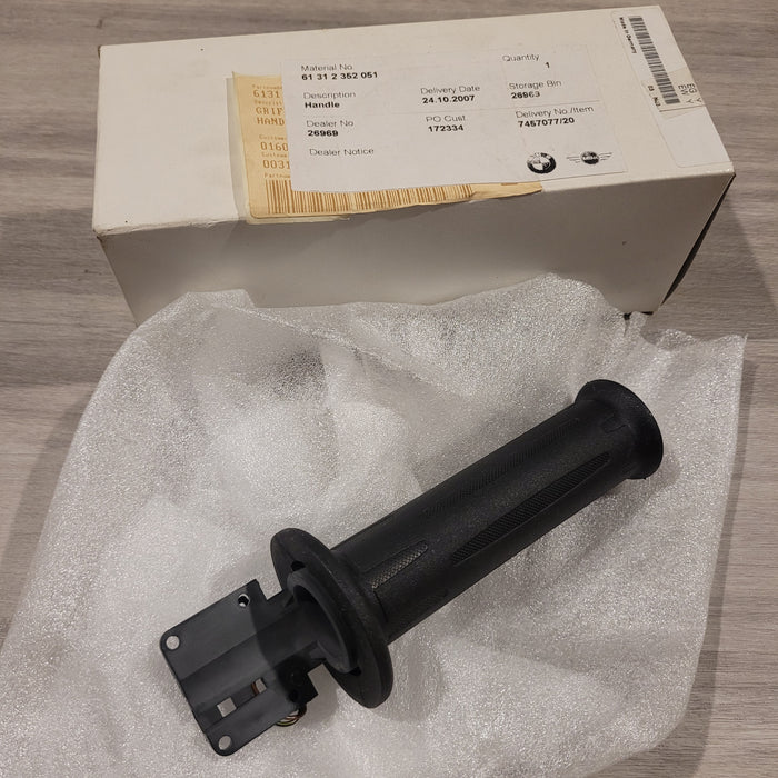 BMW 61 31 2 352 051 Hand Grip