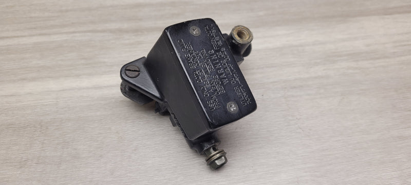GSF250V Front brake master cylinder