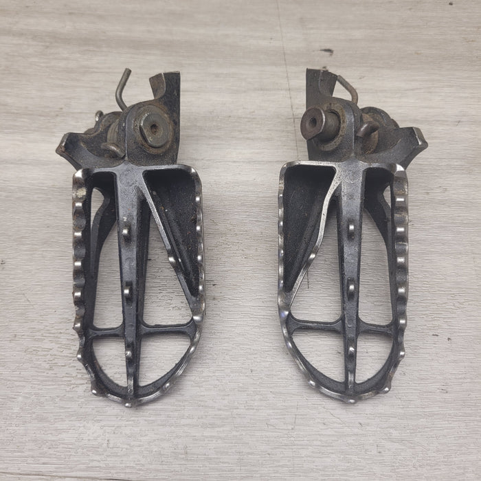 CRF250R 2008 Footpegs